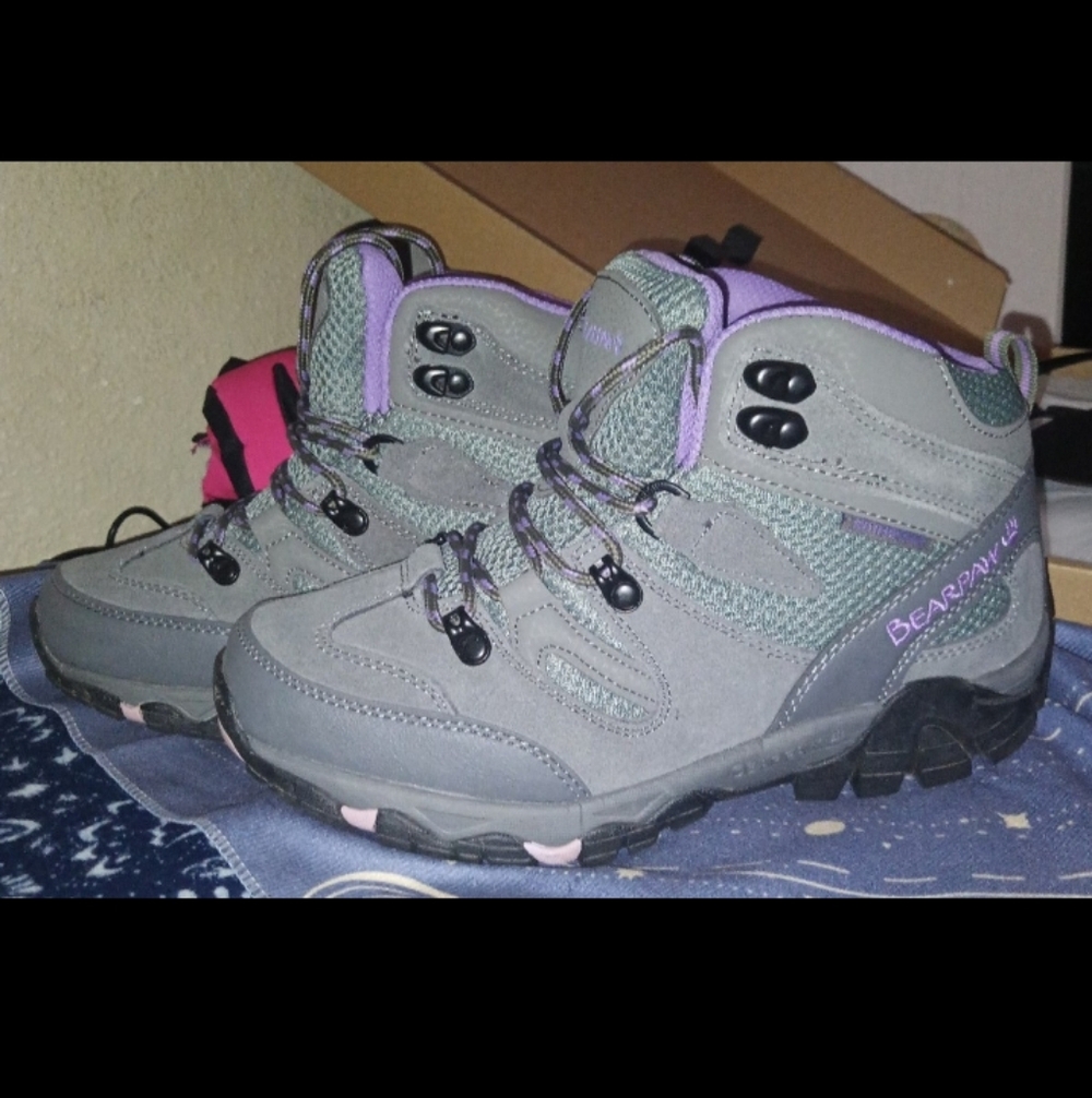 Bearpaw Women's Gray and Purple Hiking Boots